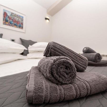 Apartments Luka Toni Krvavica Eksteriør bilde