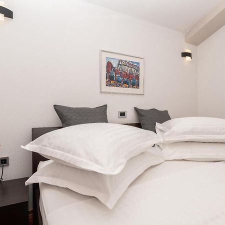Apartments Luka Toni Krvavica Eksteriør bilde